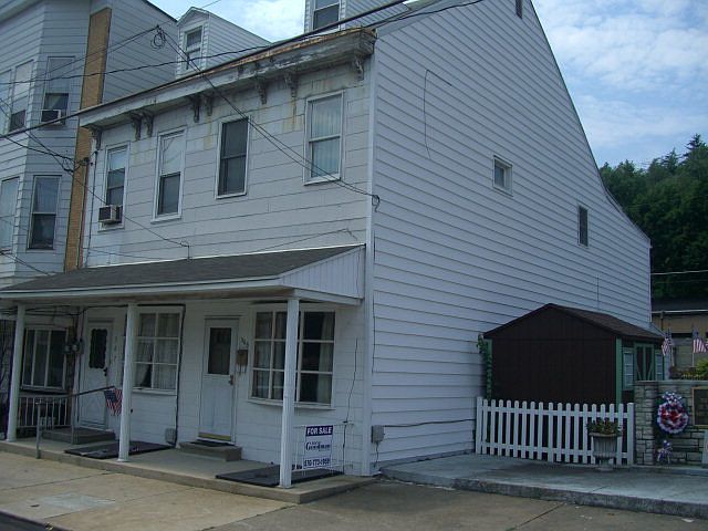 1st image of 305 W Center St