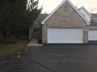 9 Meadow Trl W, Dekalb, IL 60115