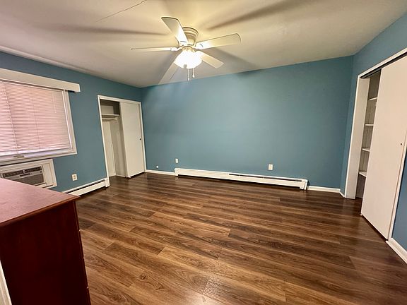 5th image of 1536 41st St APT A1