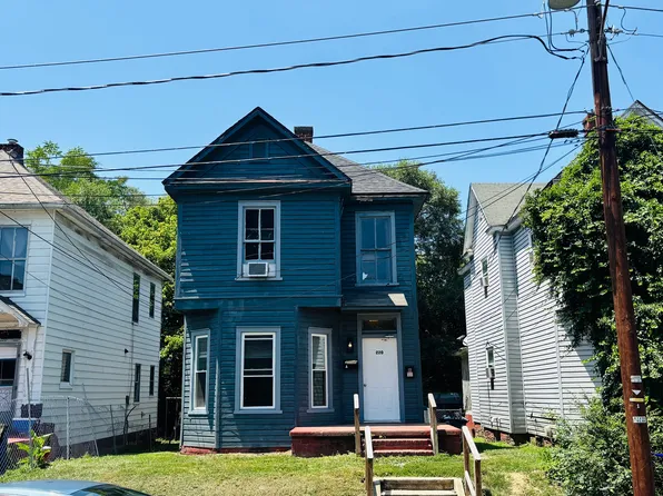 220 E Main St #A, Covington, VA 24426