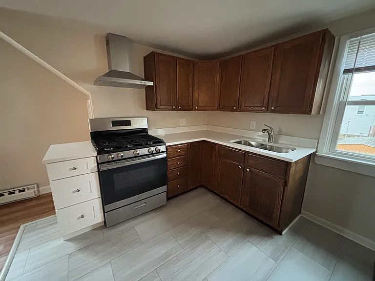 106 Knight St — Photo 1