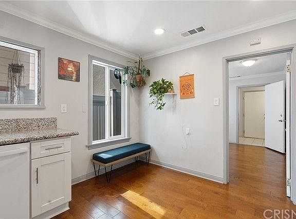 5th image of 10724 Nassau Ave