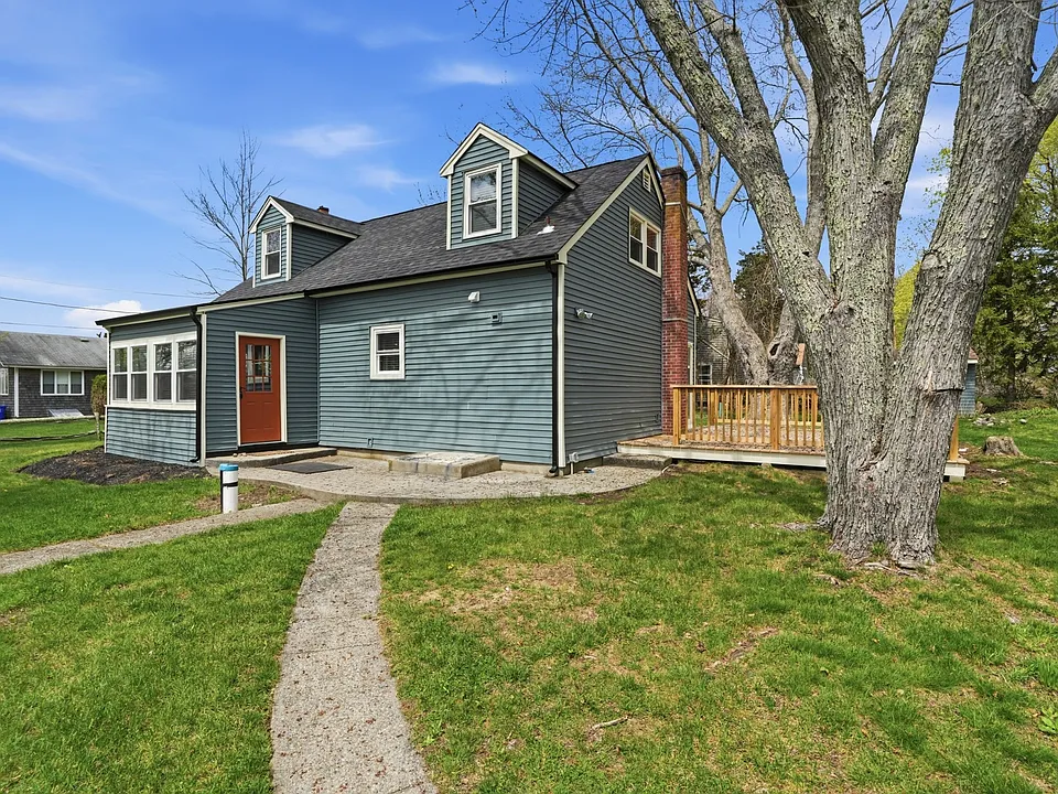 15 Chace Ave