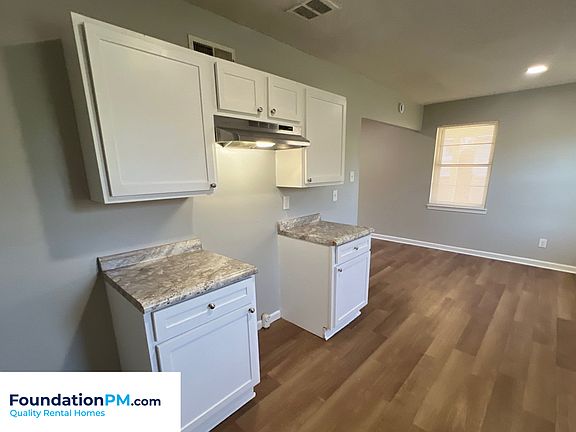 4th image of 1614 Buxton Ave