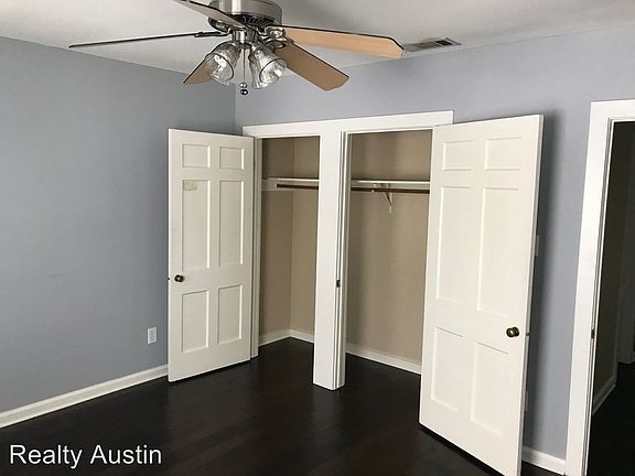 5th image of 406 W Johanna St
