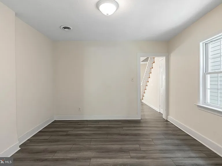 319 Wolfe St #1/2 — Photo 10