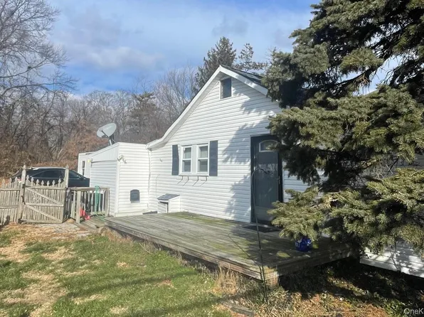 359 Park Avenue, Babylon, NY 11702