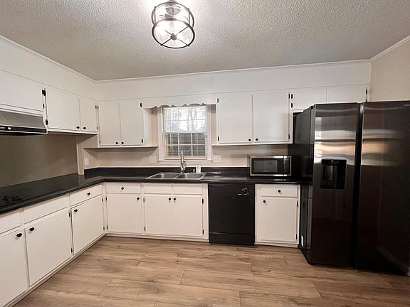 5th image of 107 Breckenridge Dr