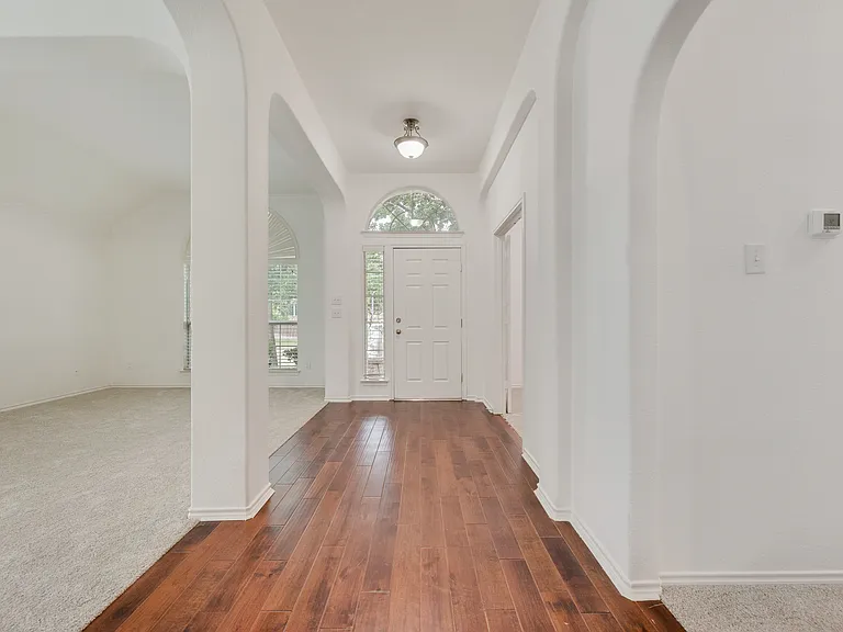 608 Regency Trl — Photo 6