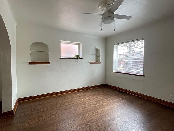 2nd image of 6659 Devonshire Ave #1E