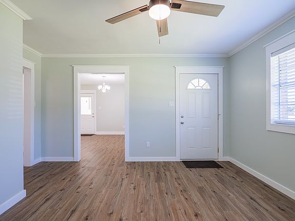 5th image of 503 S College St