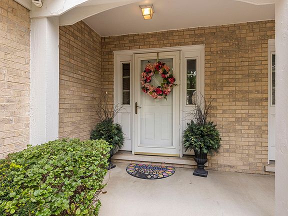 3rd image of 11124 Indian Woods Dr