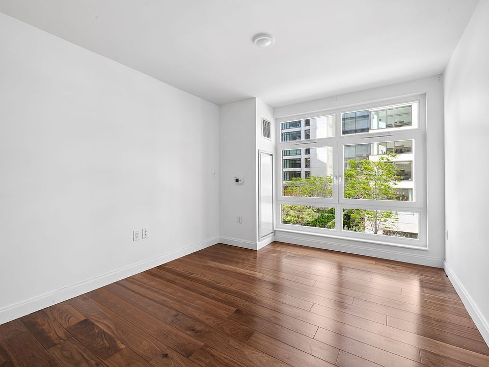 1st image of 440 Washington St APT 405