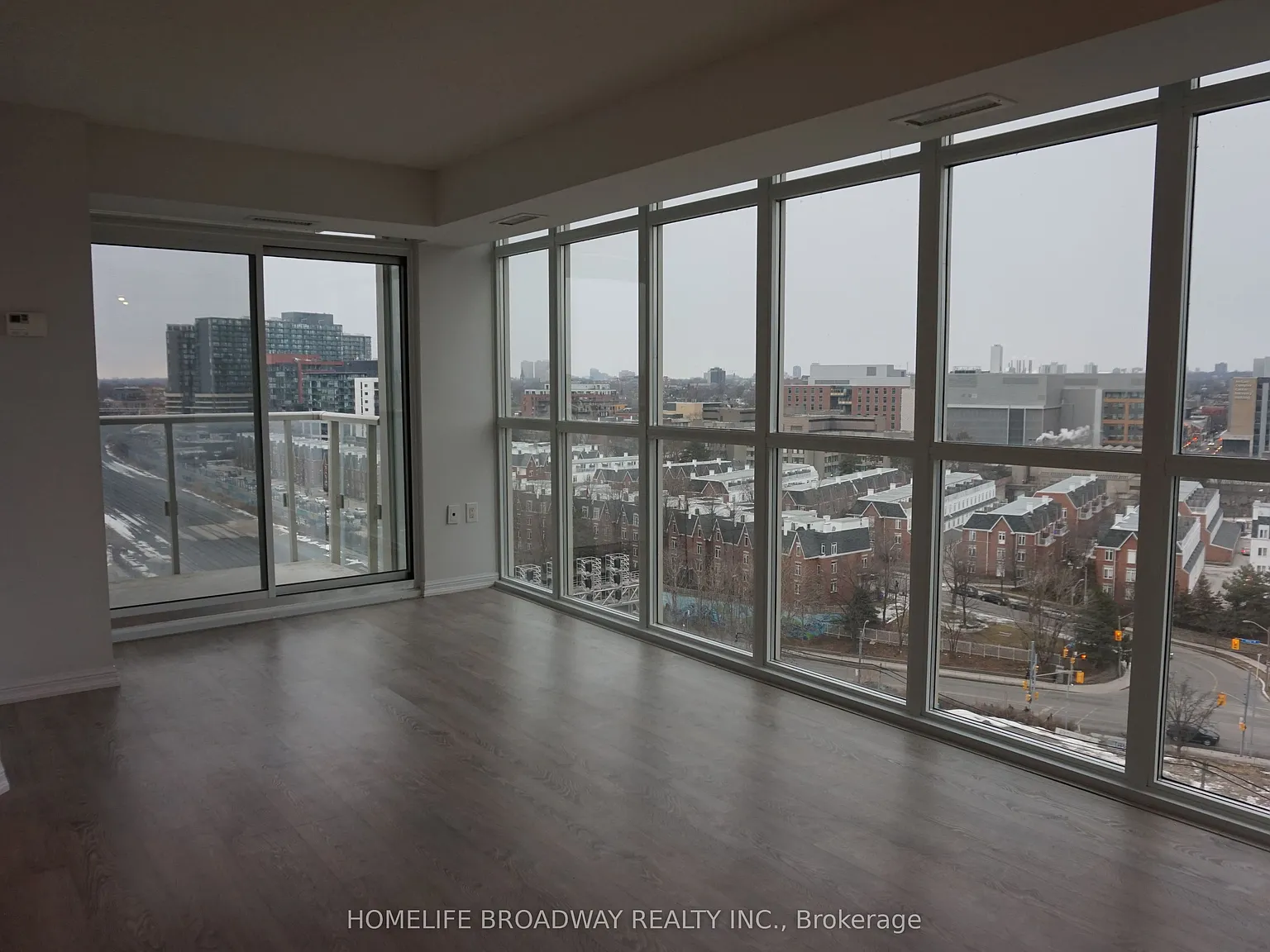 125 Western Battery Rd — Photo 2