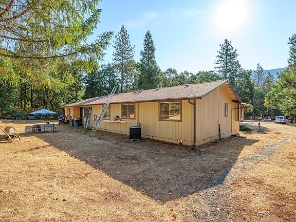 2nd image of 1030 Red Mountain Dr