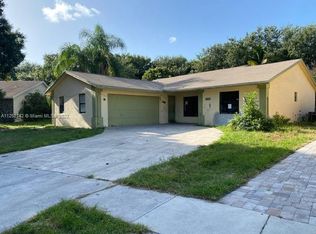 5815 Autumn Ridge Rd, Lake Worth, FL 33463