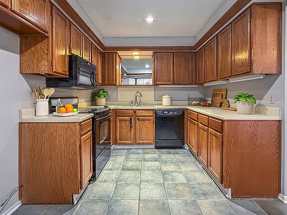 3rd image of 5128 Ledgestone Dr