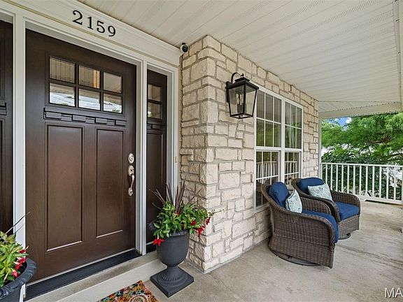 3rd image of 2159 Oak Dr