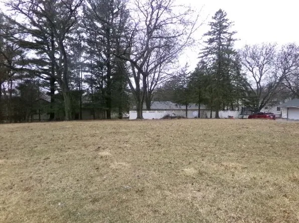 1536 S Burchard Ave, Freeport, IL 61032