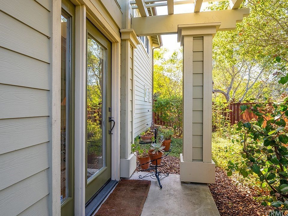 1st image of 252 Lucas Ln