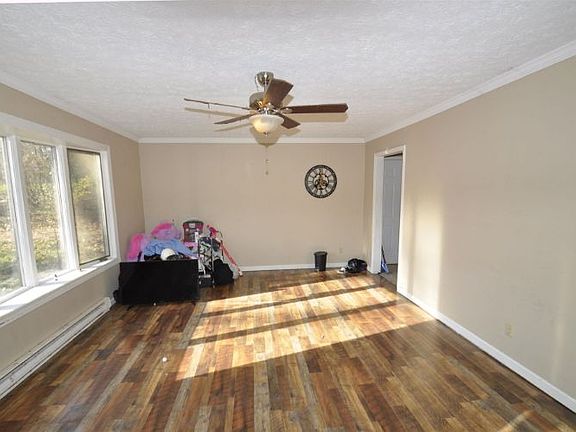 4th image of 21253 Wallen Dr