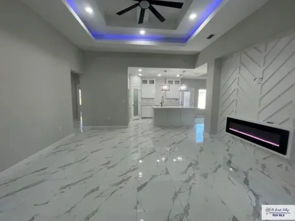 3 bed, 2.5 bath, 1817 sqft, $2,800 — Photo 3