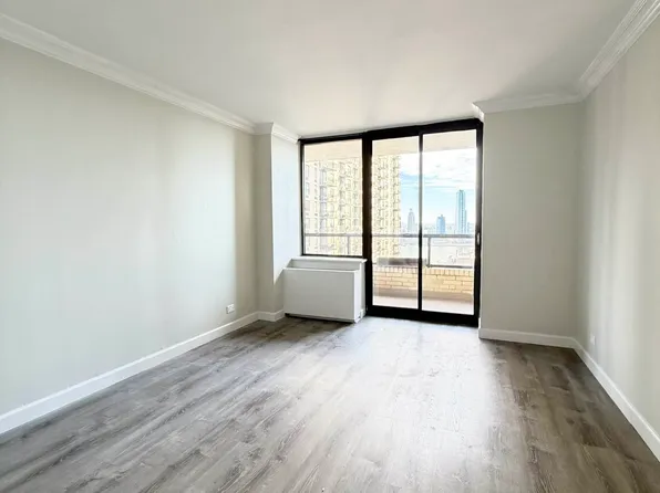 311 East 38th Street image 8 of 14