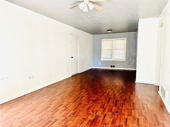 5th image of 1211 NW Logan Ave
