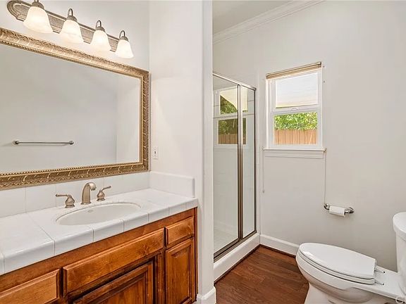 5th image of 720 Islay St