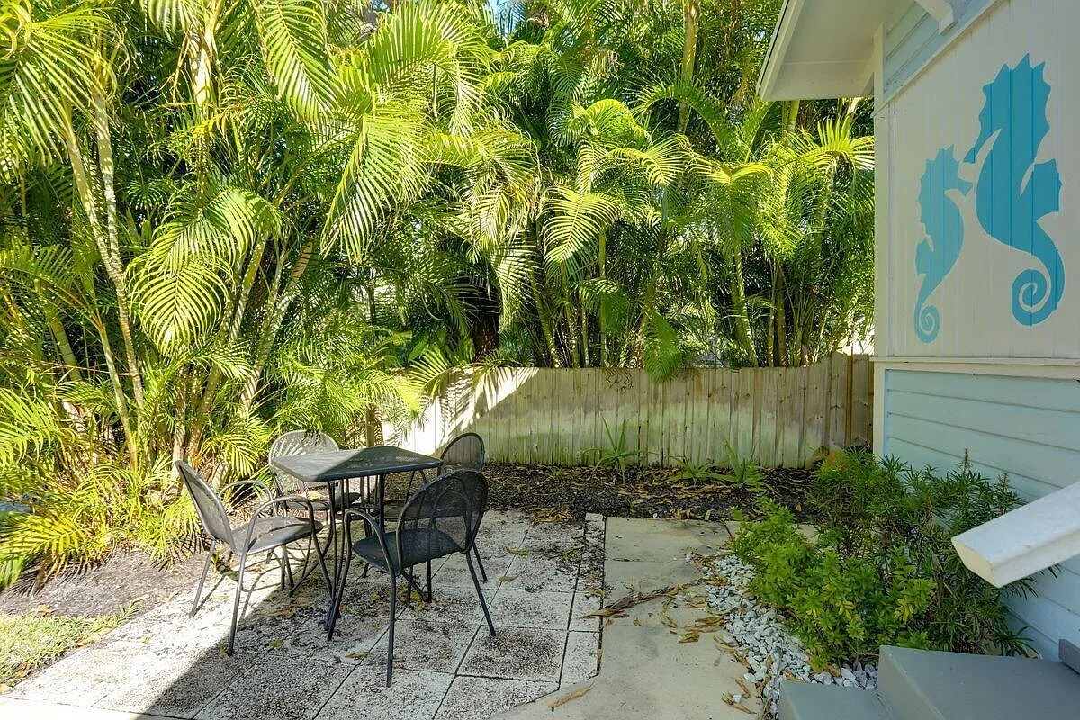 Seahorse Suites — Photo 4