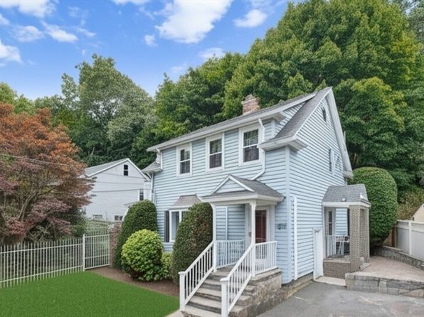 707 South St, Waltham, MA 02453