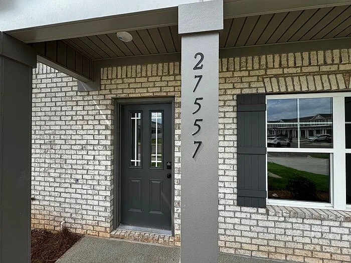 3 bed, 3.0 bath, 1446 sqft, $1,600 — Photo 2