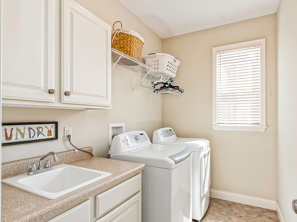 1st image of 4386 Yellow Wood Dr