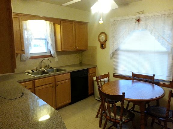 5th image of 30832 Willowick Dr