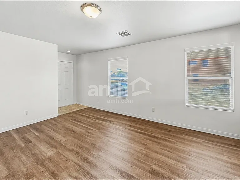 2034 Spiers Ave — Photo 8