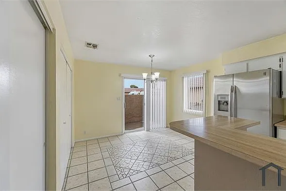 501 W Yukon Dr #4 — Photo 9