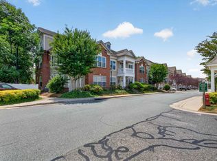 949 Glenwood Station Ln Unit 101, Charlottesville, VA 22901