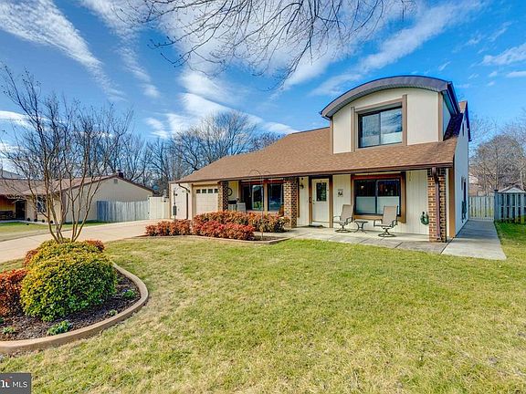 Gorgeous curb appeal