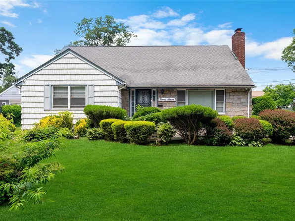 97 Dietz Street, Hempstead, NY 11550