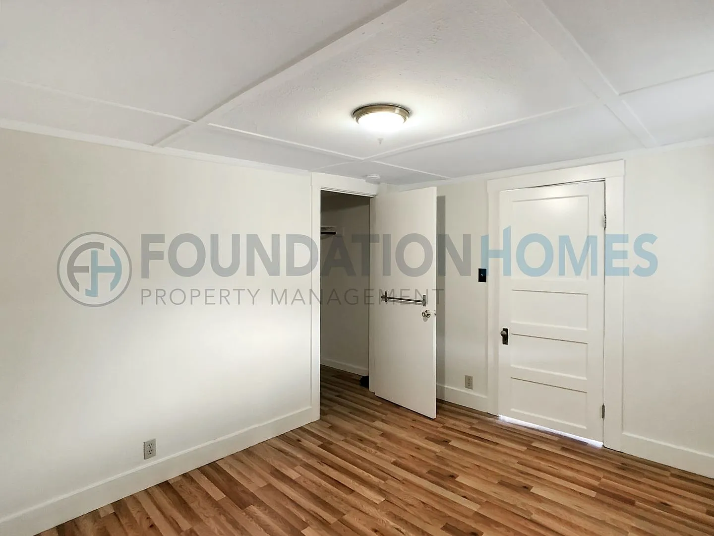 Video Modern Home With Bay Views- Close To Town- Foundation — Photo 4