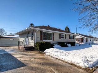 2527 82nd St, Kenosha, WI 53143