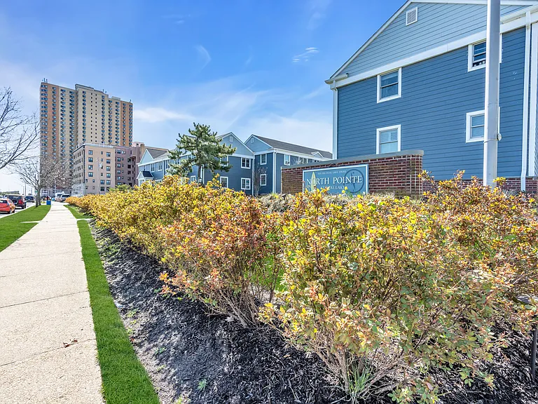 304 Deal Lake Dr #35 — Photo 4
