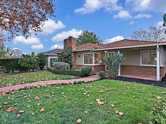 4th image of 1298 Lennon Way