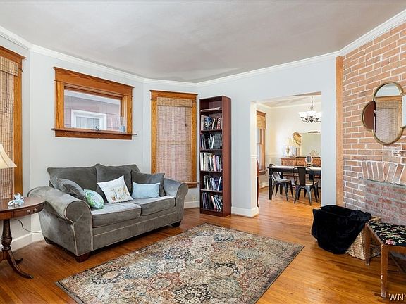 5th image of 1679 Amherst St