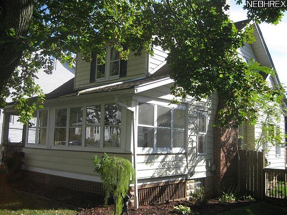 3rd image of 304 E Baird Ave