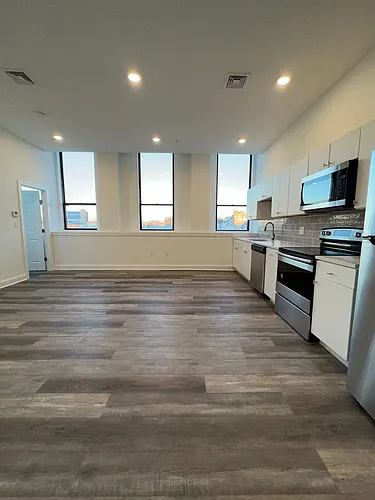 6800 Market Residential Photo 1