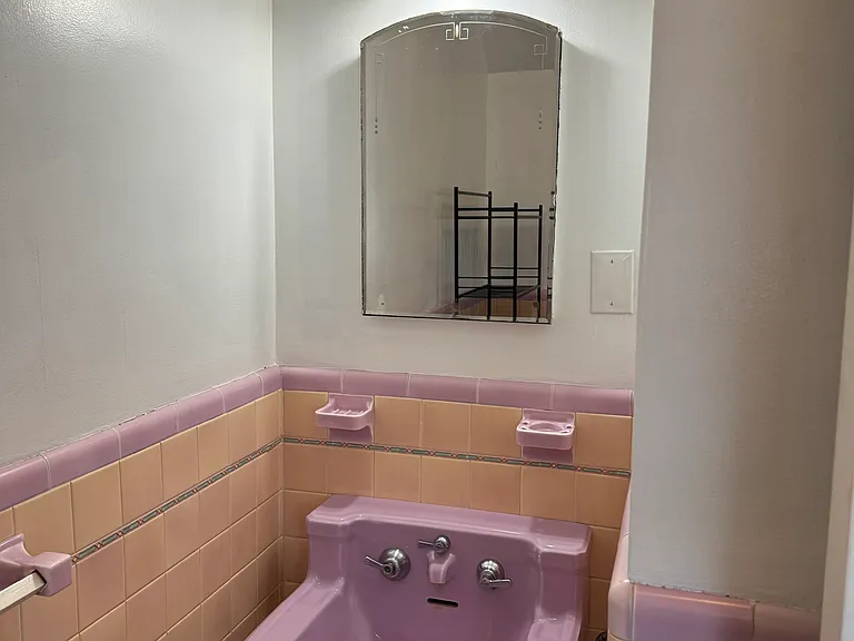 431 N Monroe St — Photo 16