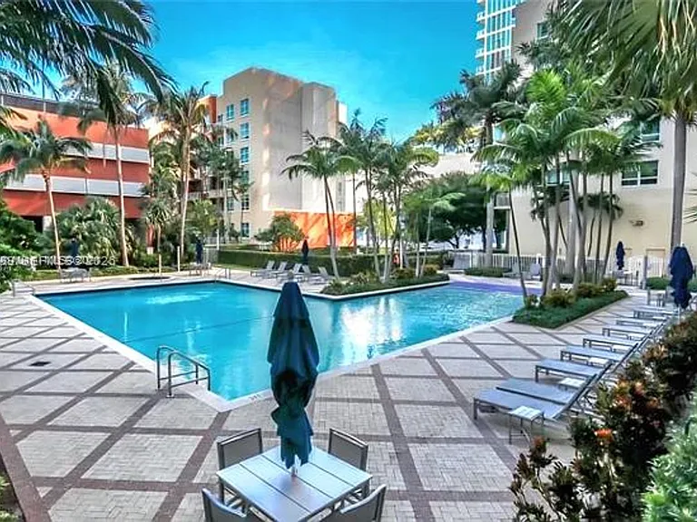 2000 N Bayshore Dr #CU-507 — Photo 20
