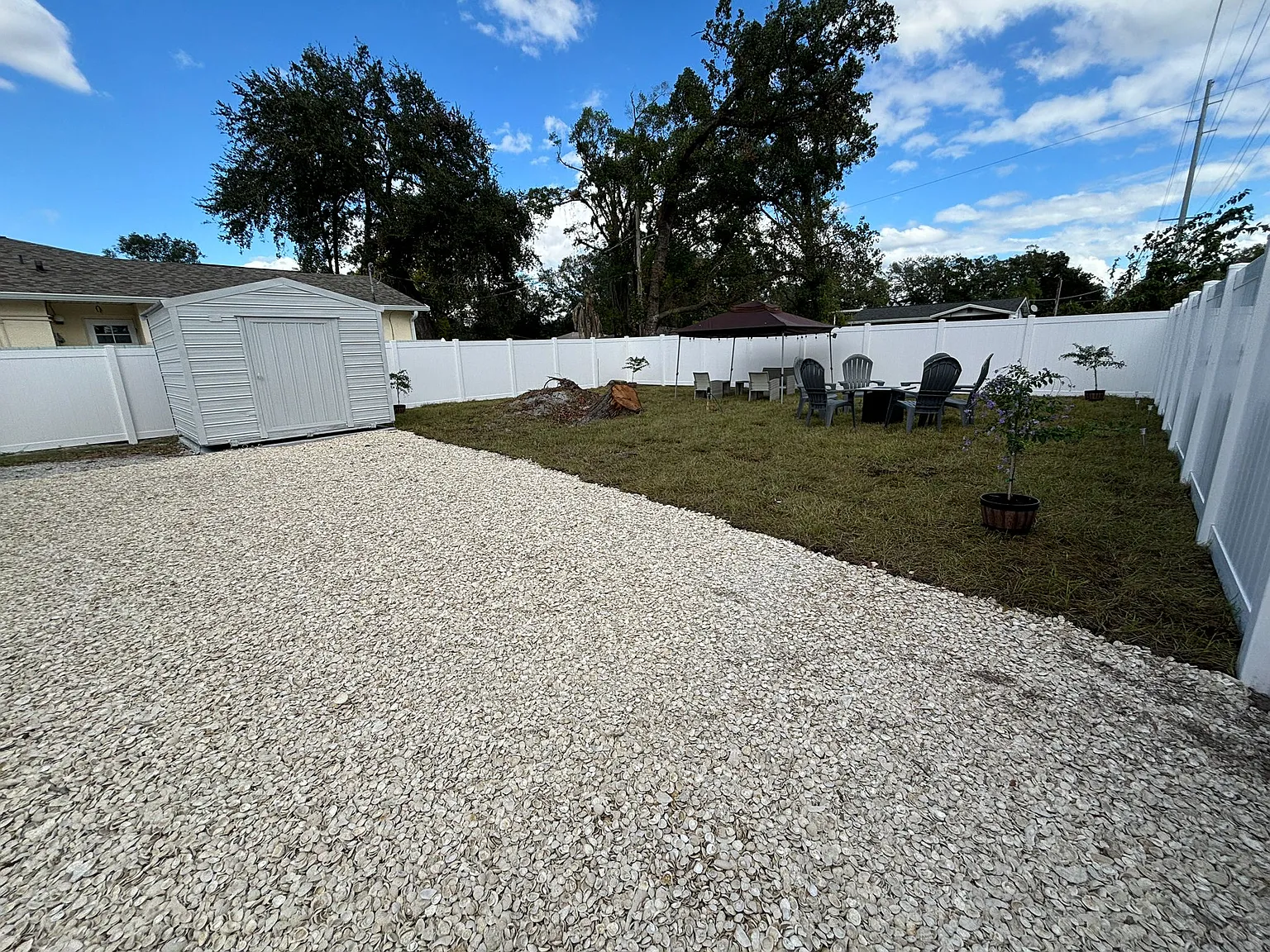 Spacious backyard home located close to the zoo — Photo 2