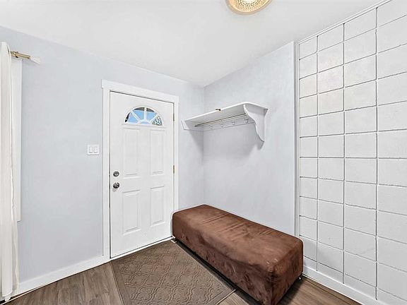 3rd image of 2211 W 19th St NE #140